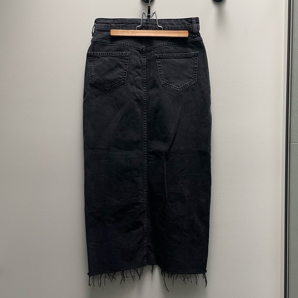 🖤 H&M Black Jean Skirt (Size 2) - Picture 5 of 11